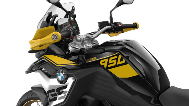 We see the black-yellow colour scheme in three-quarter view.