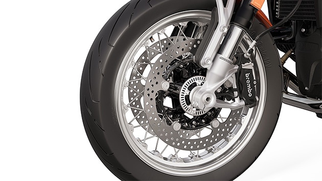 Silver spoked wheels Option 719 Classic II wheel