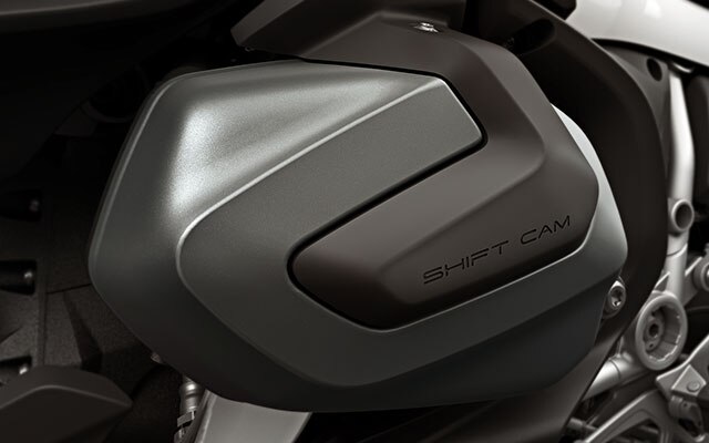 Vemos la R 1250 RT con el sistema de control de árbol de levas variable BMW ShiftCam.