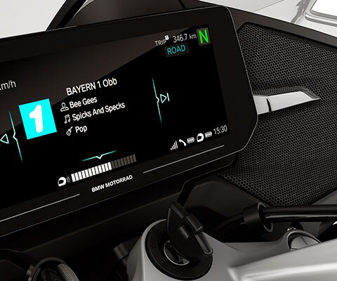 Vemos la R 1250 RT con un nuevo sistema de audio.